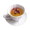 Tassen Untertassen kreative Keramik Kaffee Tasse Englische Nachmittagstee Set rein weiß geprägter Blume und Untertassen Chinesisch