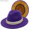 Breda randen hattar hink fedora hatt kvinnor trilby jazz pärlbälte leopard tryck derby filt fläkt mens chapeau yq240407