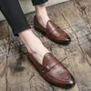 Chaussures décontractées Men de printemps Robe formelle respirante mode anglais Barber en cuir en cuir