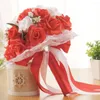 装飾的な花ブライダルブライドメイドウェディングブーケフェイクシルクバラ人工花嫁サテンリボンを保持する花の装飾