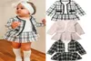 16歳のQulity Material Designerのためにセットされたかわいい女の赤ちゃんの服2個のドレスとジャケットコートBeatufil Trendy Toddler Gir36983581