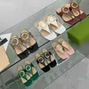 15A 2024 Nuovo Stile Slipper Designer Slide Sandals Summer Beach Flip Flip Flip Flip Flip in pelle da donna SCARPE SCHE SCHE SCHEGGI 35-45 con scatola Flip-F pigro