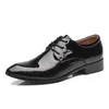 Klädskor affärsmän mode läder män märken bröllop oxford f formell skor spik sammet loafer