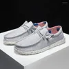 Chaussures décontractées pour hommes Grands légers légers 2024 Version coréenne Breatte Flat confortable toile paresseuse hommes zapatos