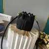 Mini hink designer axelväska för kvinnor klassiska äkta läderhandväskor för damer
