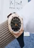 Classic Men039S Automatisk mekanisk klocka Sapphire Mirror Business Style Style Waterproof Gummi Rem 42mm8348178