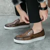 Casual schoenen Spring mode Britse heren zakelijk loafers klassieke ronde teen comfortabel fit retro mannen dik zool leer