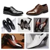 2024 Toppdesigner Multi Style Leather Men's Black Casual Shoes, Stor storlek Business Dress Pointed Tie Up Wedding Shoe