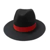 Cappelli larghi brim cappelli di secchio alla moda esterni neri in lana rossa in feltro jazz fedora cappelli con fibbia della cintura sottili uomini donne ampia brim panama trilby cappuccio 56-58 cm 240407