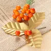 Fleurs décoratives 50pcs Berries de houx de Noël artificiels jaunes 50pc Feuilles d'or pour la fête de vacances décoration bricolage Garland Wreath