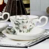 Tasses Saucers européen Bone Chine Set Kapok Coffee Ceramic Afternoon TEA TEA BLACK Flower Cup Home Docoration