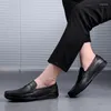 Sıradan Ayakkabı Deri Erkek Marka 2024 Erkek Soafers Moccasins Nefes Alabilir Yumuşak Yumuşak Düz Siyah Lofaers
