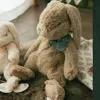 Films TV Toy en peluche Bunny en peluche avec des oreilles de souples Cadeaux de Pâques Chritmas présente un grand jouet de lapin animal en peluche avec écharpe pour les enfants 240407