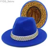 Breda randen hattar hink fedora hatt kvinnor trilby jazz pärlbälte leopard tryck derby filt fläkt mens chapeau yq240407