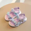 Сандалии для девочек летний стиль бабочка дышащая сетчатая сетчатая мягкая подошва ПВХ принцесса Flat Shoes Baby Girl Spart Beach 240402