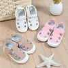 Jongens sandalen kinderen half sandalen voor jongensmeisjes peuters kleine kinderen zomerschoenen uitsparingen ademende mode zachte anti-skid 240328