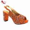 Chaussures habillées Femmes et sacs nigérians Situé dans Orange Color 2024 Ins Sweet Style Design spécial avec cristal brillant pour la pièce de mariage