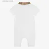 Rompers Baby Boys Girls Brand Brand Summer Kids Kids Courtettes à manches Courstes NOUVELLES COTTON LETTRES IMPRIMÉES DES COMPRICANTS BANS CHAPPEUR LES CHAPITURES L47