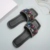 Slippers Summer Femmes Crystal Chaussures plates à bout ouvert pour la mode Fashion Luxur