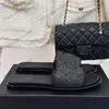 Sandali femminili designer slittamento su rafia pantofole da donna vetrini intrecciati 24ss estate di muli all'aperto ragazze infrasola