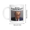 Trump Never Surrender Canecas Canecas Imagem Funny Coffee Cup for Juice Whisky 240407