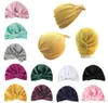 Nouveau Velvet Baby Hat For Girls Automne Hiver Baby Boy Cap Pographie Propments accessoires pour bébé élastique