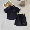 Brand Kids Designer Clothes Summer Children's Set Baby Tracksuits Times da 100-160 cm Shirt e pantaloncini per colletti in lavano nero puro e pantaloncini 24pril