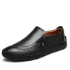 Casual Shoes Classic Men's Oryginalne skórzane oddychanie mężczyzn Flats Moccasins Mokefery zamek błyskawiczny Driving Mężczyzna wielki rozmiar 38-48