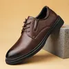 Scarpe eleganti in pelle primaverili da uomo British Sense Business Formale Altezza casual Altezza Casual Abbigliamento Studente Black Abito Black Groom Wedding S