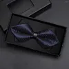 Bow liens une cravate masculine avec un triangle de fond noir faire la navette de la personnalité britannique haut de gamme usure formelle