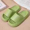 Nytt sommarmaterial Sandaler Black Flip Flop Light Green Chocolate White Fashion Flat Shoes Naken Womens Lippers Beach Shoes