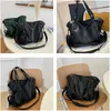 Shoulder Bags Female Large Crossbody Bag Black Oil Wax Leather Ladies Casual Shopper Tote Handbags Chic Wide Strap Women's Zipper