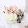 Decoratieve bloemen 5 -stks/kavel kunstmatige nepplanten roze zijden roos pioenroeg bruids boeket voor trouwhuis diy decoratie hydrangea ambachten