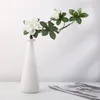 花瓶の白い花瓶ホームリビングルームダイニングテーブルセラミック装飾的な陶器の磁器の飾り飾りのためのフラワーアレンジ