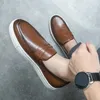 Casual Shoes Men's Leather Loafers Slip-On Sneakers Man Dress Light Breattable Flats Round Toe Bekväma skor