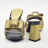 Vestido sapatos de cor dourado sapatos de combinação italiana e conjunto de bolsas decoradas com strass africanas para o casamento