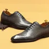 Vestido sapatos de alta qualidade masculino Itália Genuíno de couro escultura de cabeça quadrada de cabeça oxfords Men Wedding Formal Shoe para