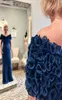 Offtheshoulder Long Dark Blue Mother of the Bride Dresses 2021 Plus Size 3D Floral kralen Moeder van de bruidegom Jurk 2612944