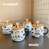 Tazze cartone animato tazza carina mucca di grande capacità bottiglia d'acqua in ceramica con cucchiaio di copertura in legno kawaii arrabbiato giorno regalo per le vacanze