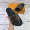 Het mule vattnet män kvinnor glida sandaler designer skor lyx glid sommar mode bred platt hala tjocka sandaler toffel flip flops 2024