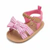 Sandalen Meckior zomer babymeisje schoenen boog plaid babys tuin geboren anti-slip rubberen bodem eerste wandelaars