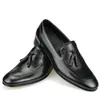 Casual Shoes 2024 Slip-On Loafers for Mens Black Autumn Cowhide Simple Leather Advanced Tassel Designer Bekväma skor
