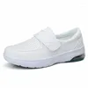 أحذية غير رسمية تمريض للنساء شقق بيضاء مريحة متسكعات قابلة للتنفس القاع ناعمة بدون انزلاق
