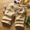 White Shorts Men Summer Botton Długość kolan Bermudas Koreańska moda 240407