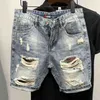Designer för män raka hål tätt jeans avslappnad sommar hip hop street byxa rippad lapp bokstav tryck denim shorts pojke cowboy korta byxor