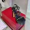 Chaussures de créateurs Rivets Femmes à talons Plateforme Sandales Pumps Boucle Boucle Patent Cuir 15 CM HIGH SANDAL SORGE SOINS DE LUXEUR