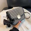 Torby na ramię jesień/zima -sprzedająca 2024 Nisza Ins Bag Messenger Mashing Houndstooth Square