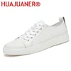 Chaussures décontractées en cuir authentique pour hommes baskets mode homme noir blanc lacet up mâle lointain marchand de mocassins de haute qualité hommes