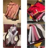 Lenços de boa qualidade Cashmere Alphabet Fashion Moda e feminino Four Seasons Cape Scarfs Classic Designer Squaves Tamanho 180x70cm DHWMO