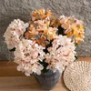 Flores decorativas hortensias artificiales realistas simuladas para la decoración del hogar Bodas Planta de flores resistente al desvanecimiento Hermoso